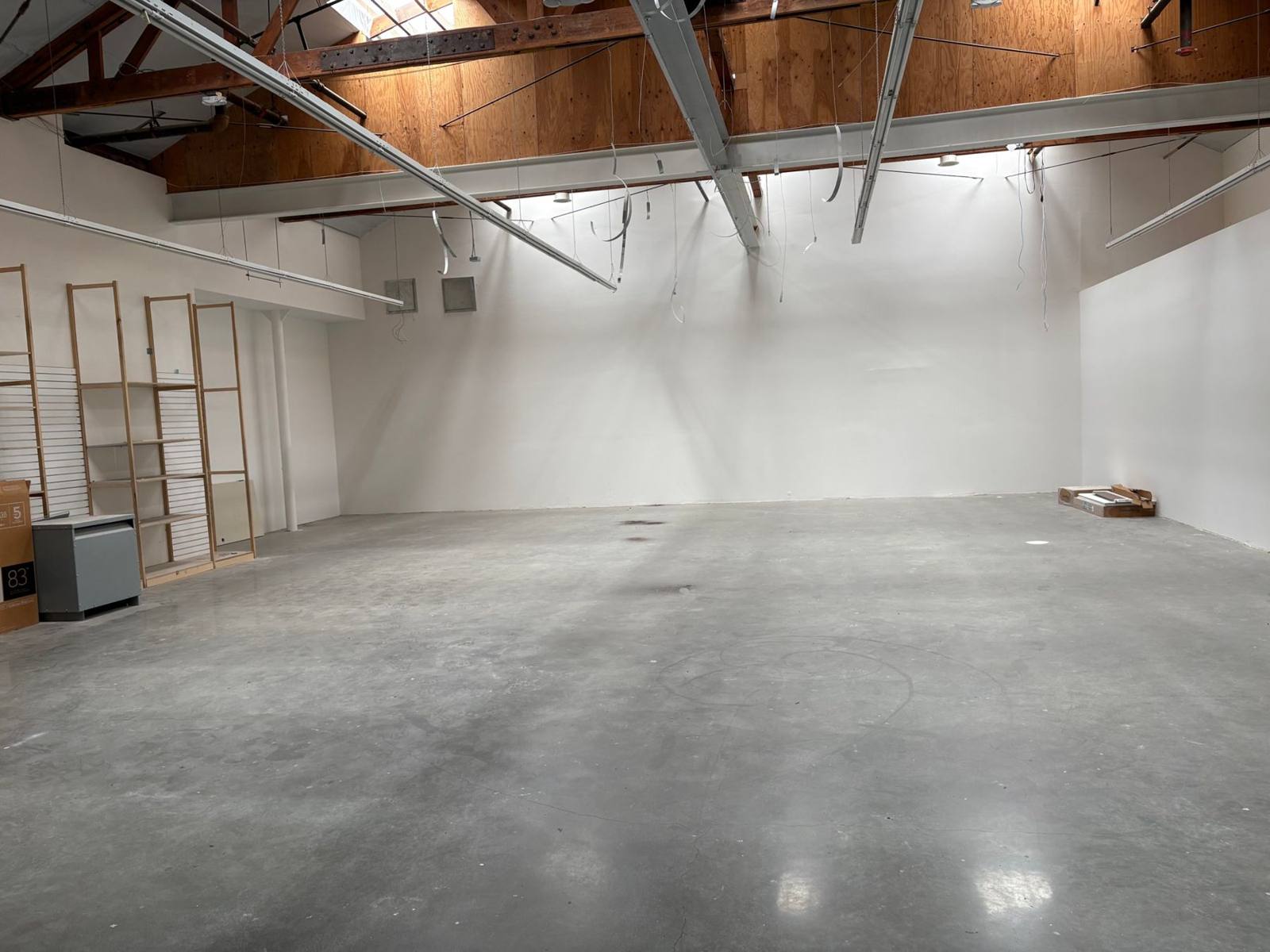 Interior of the available space at 909 N. Avalon Blvd, Wilmington